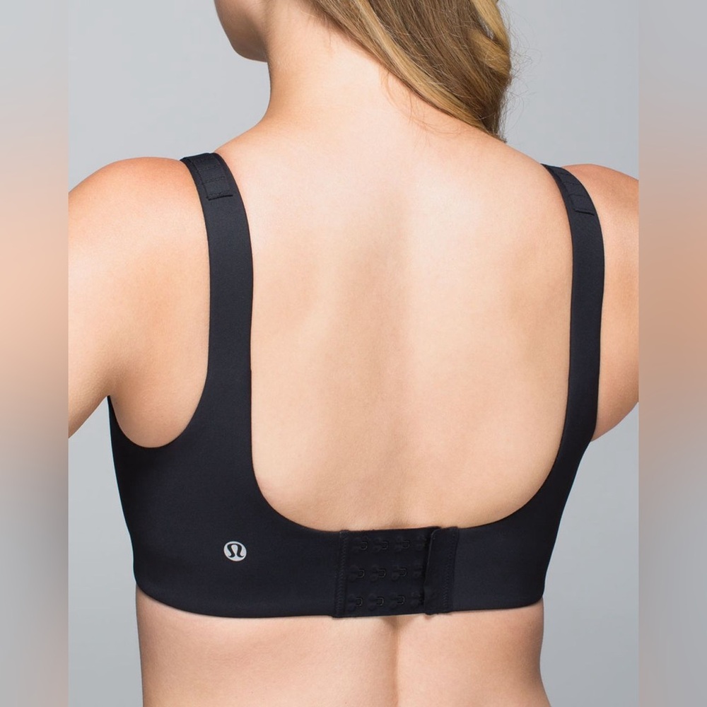 Lululemon Booby Bracer